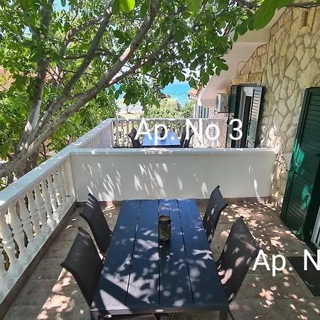 Ocean View Apartment *